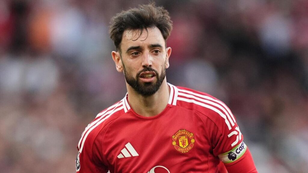 Bruno Fernandes urges Manchester United to blend experience with new signings