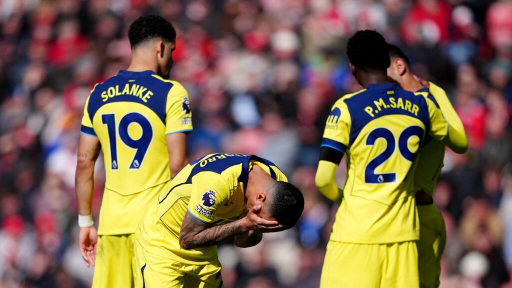 Sunderland 1-0 Tottenham as Spurs slide deepens