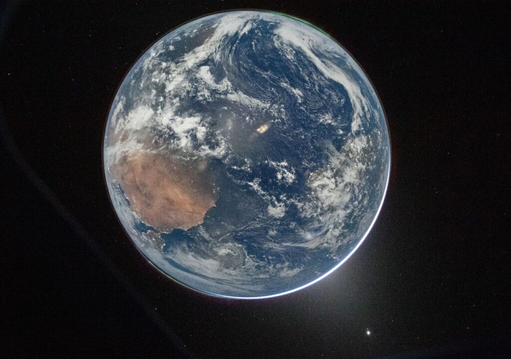 Artemis II “Hello World” Animated Photo Tops the Original